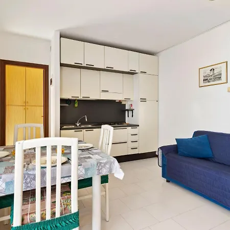 Apartmán Snug In With Swimming Pool