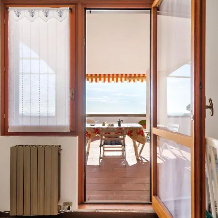 公寓 Snug In With Swimming Pool